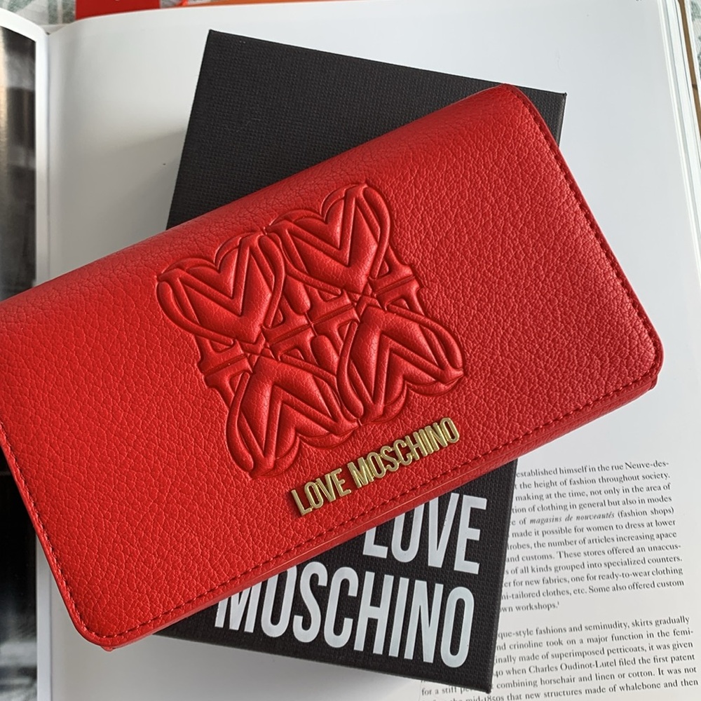 ❤️❤️❤️LOVE MOSCHINO RED LOGO EMBOSSED FAUX LEATHER WALLET ❤️❤️❤️ - Picture 4 of 9